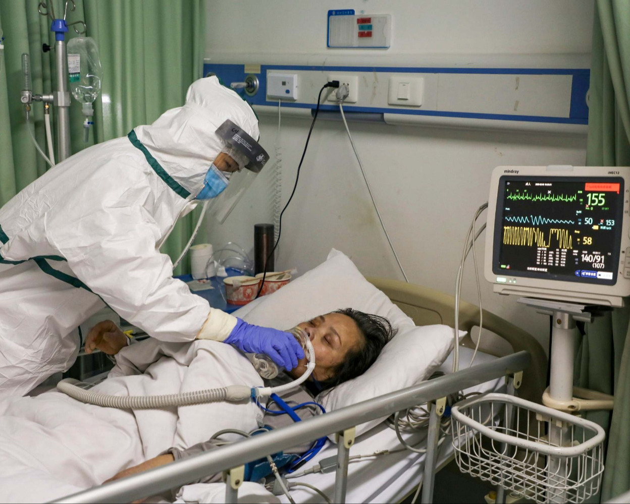 نحتاج لــ 20 جهاز مراقبة لإنشاء ودة رعاي مركزة لمواجة فيروس كورونا المستجد.