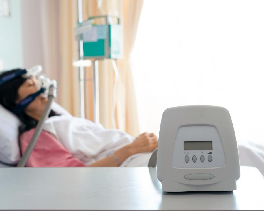 نحتاج لــ 10 أجهزة لإنشاء وحدة رعاية ركزة لمواجهة فيروس كورنا المستجد.