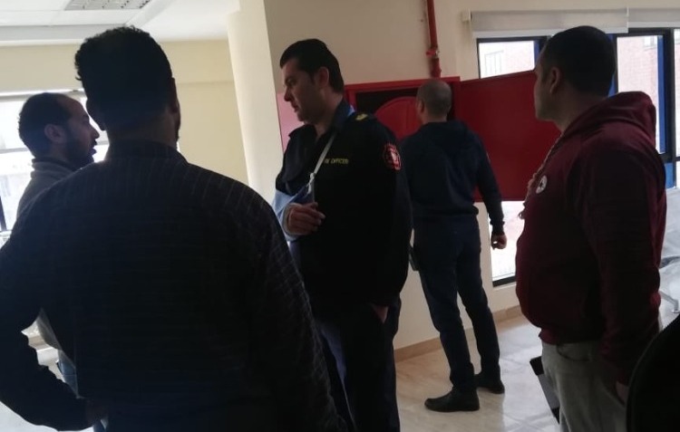 لجنة من السادة ضباط الدفاع المدني تمهيدا لافتتاح مستشفى ٢٥ يناير