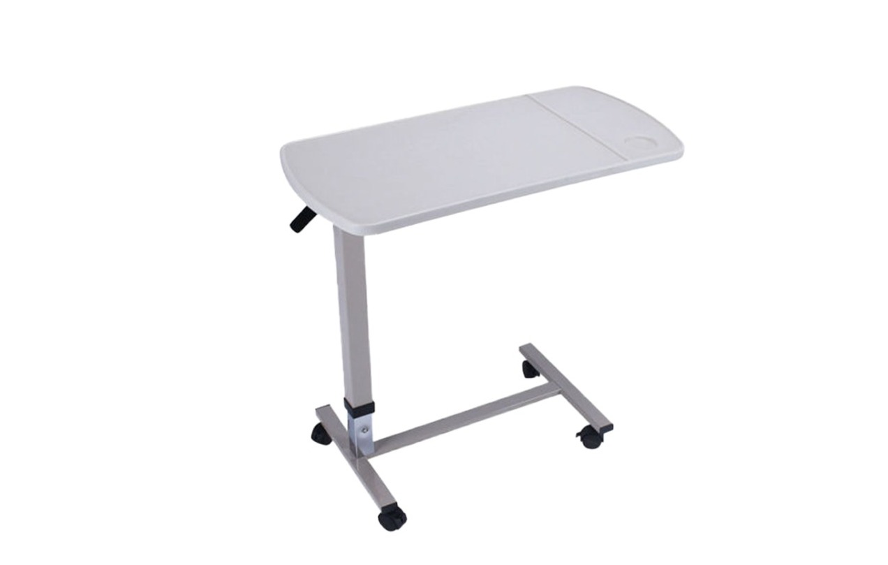 ترابيزة طعام  في غرفة إقامة تكلفته 2,565 جنيه