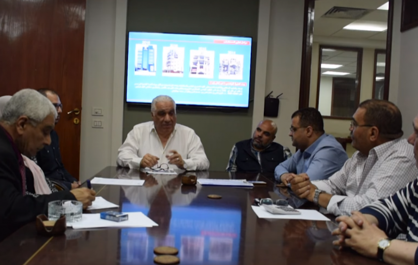 توقيع عقد شراء الأجهزة الطبية مع شركة العزبي